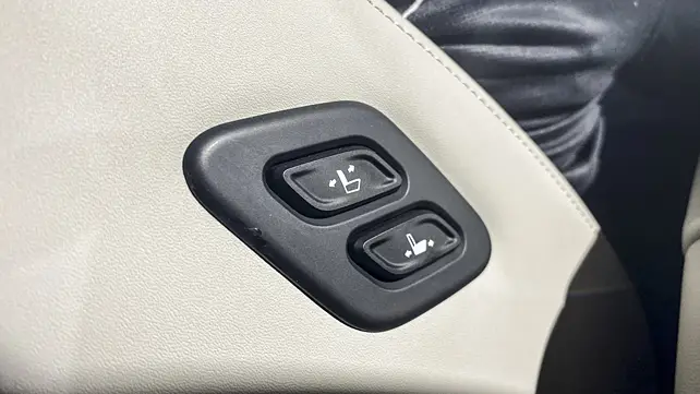 Hyundai New Tucson Front Seat Headrest Hyundai New Tucson Front Seat Headrest