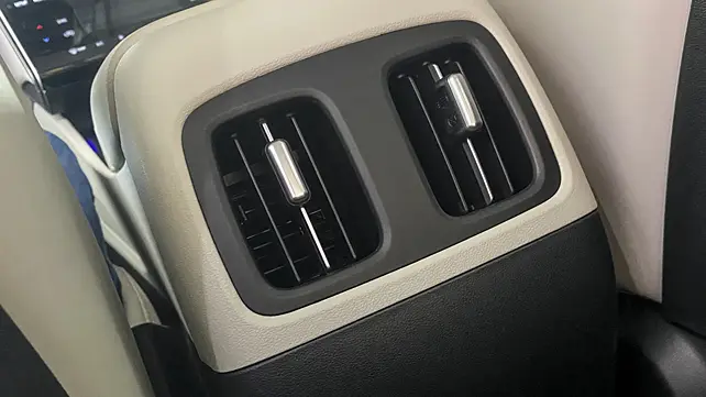 Hyundai New Tucson Rear Row AC Controls