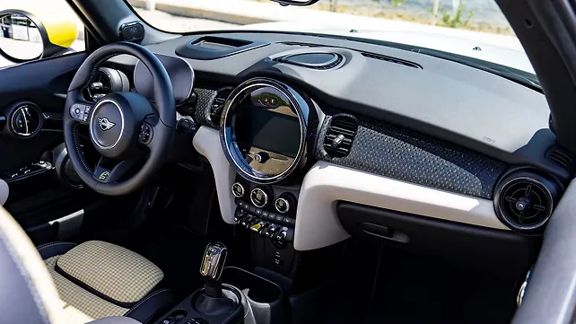 Приборная панель MINI Cooper SE