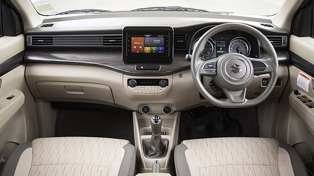 Приборная панель Maruti Suzuki Ertiga Приборная панель Maruti Suzuki Ertiga