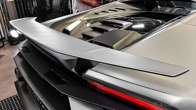 Задний спойлер Lamborghini Задний спойлер Lamborghini