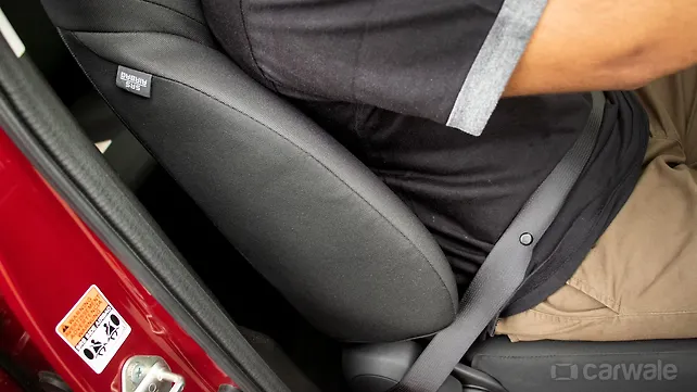 Передний ряд сидений Toyota Glanza Места в первом ряду