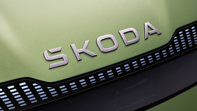 Передний логотип Skoda