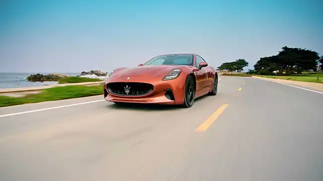 Maserati GranTurismo Правая передняя часть Три четверти Maserati GranTurismo Правая передняя часть Три четверти
