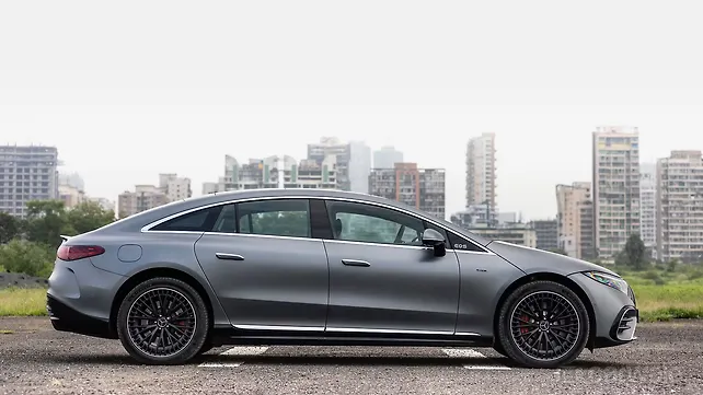 Mercedes-Benz AMG EQS, вид слева Вид слева