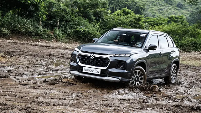 Maruti Suzuki Grand Vitara Left Front Three Quarter