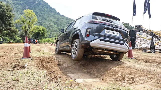 Maruti Suzuki Grand Vitara Left Rear Three Quarter