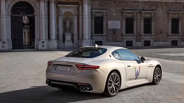 Maserati GranTurismo Правая задняя часть Три четверти Maserati GranTurismo Правая задняя часть Три четверти