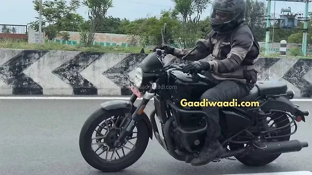 Royal Enfield Shotgun 650 Right Side View Royal Enfield Shotgun 650 Right Side View