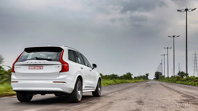 Volvo XC90 Правая задняя три четверти Правая задняя три четверти