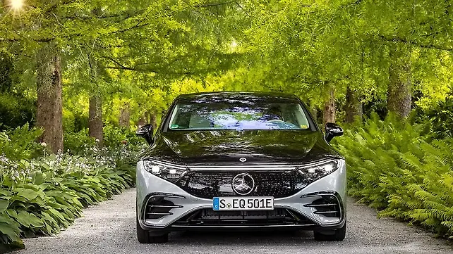 Mercedes-Benz EQS 580 4MATIC Front View Mercedes-Benz EQS 580 4MATIC Front View