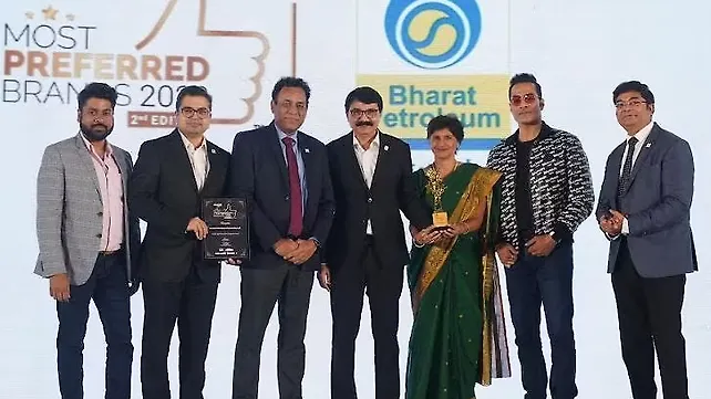 Abbas Akhtar, Chief General Manager (PR & Brand) along with Charu Yadav, Deepak Jain, Khalid Ahmed and Saurabh Jain, received the award on behalf of the corporation.