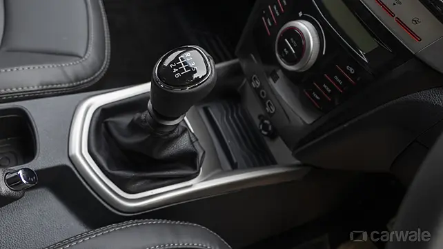 Mahindra XUV300 Turbo Sportz Gear Shifter/Gear Shifter Stalk Gear shifter/gear shifter stalk