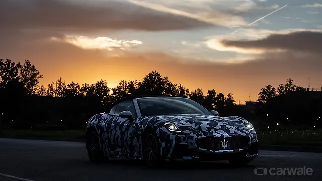 Maserati GranCabrio Правая Передняя Три Четверти Maserati GranCabrio Правая Передняя Три Четверти