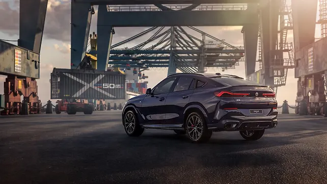 BMW X6 Left Rear Three Quarter BMW X6 Left Rear Three Quarter