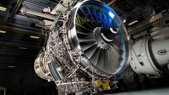 V2500-E5 test engine V2500-E5 test engine