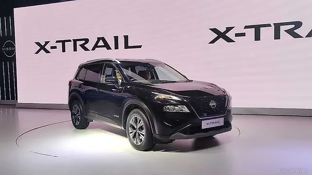 Nissan X-Trail правый передний три четверти Nissan X-Trail правый передний три четверти