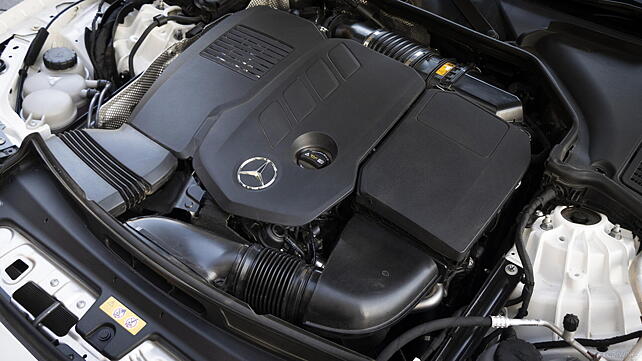 Снимок двигателя Mercedes-Benz C-класса
