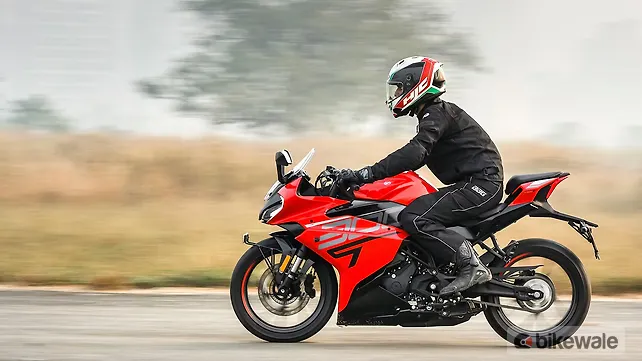 Keeway K300 R Left Side View