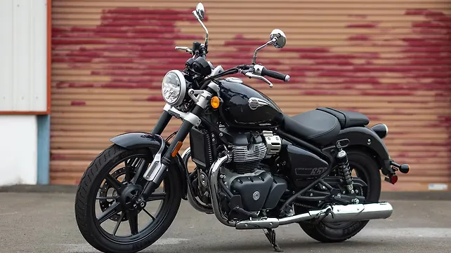 Royal Enfield Classic 350 Left Front Three Quarter Royal Enfield Classic 350 Left Front Three Quarter