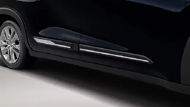 Боковая обшивка Toyota Innova Hycross Боковая обшивка Toyota Innova Hycross