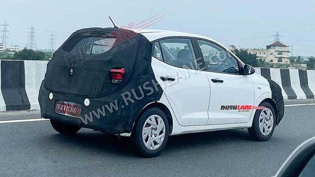 Hyundai i10 NIOS Facelift Spied At Dealer Yard - 1st Look Walkround