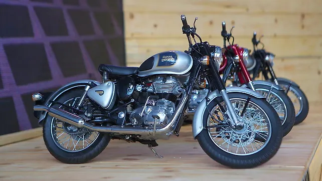 Royal Enfield Classic 500 Right Side View Royal Enfield Classic 500 Right Side View