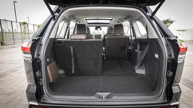 Toyota Innova Hycross Bootspace Toyota Innova Hycross Bootspace