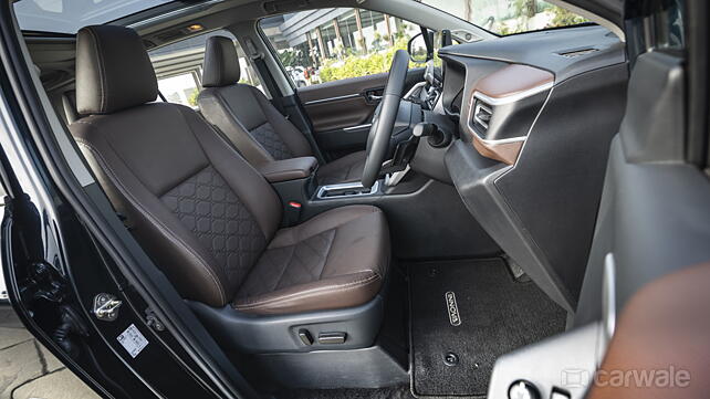 12 luxury cars in India with business-class rear seat comfort: Innova  Hycross to S-Class