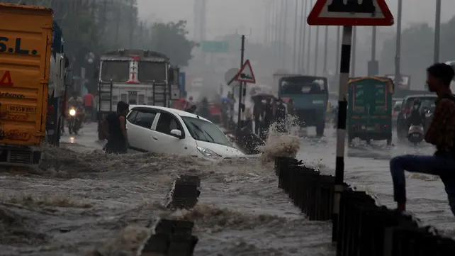 Flooded NH8 in Gurgaon Flooded NH8 in Gurgaon