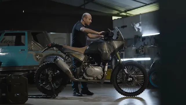 Royal Enfield Himalayan Right Side View Royal Enfield Himalayan Right Side View