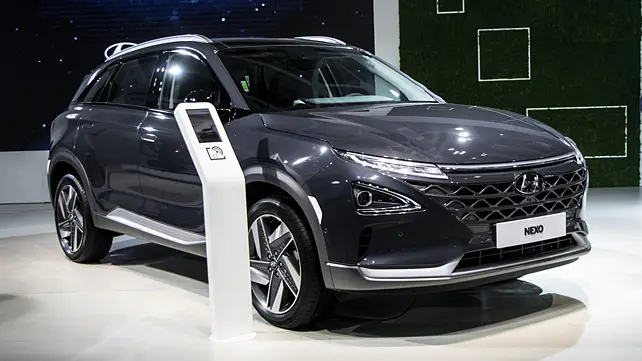 Hyundai правый передний три четверти Hyundai правый передний три четверти