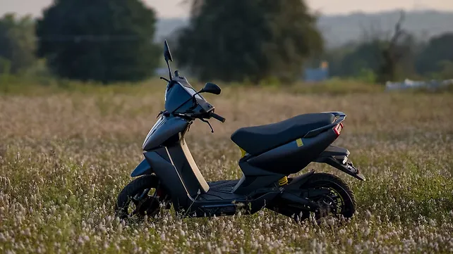 Ather 450X Gen 3 Left Side View Ather 450X Gen 3 Left Side View