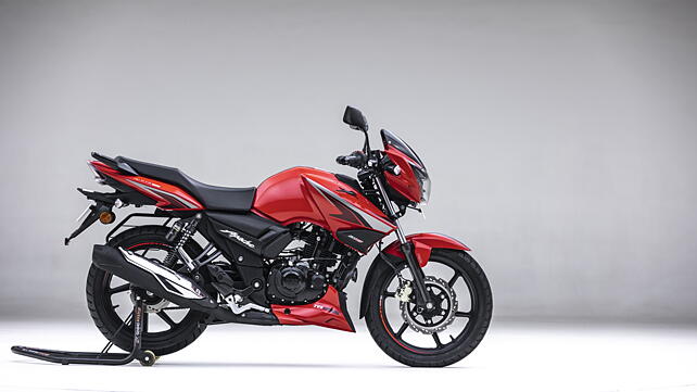 TVS Apache RTR 160 Right Side View