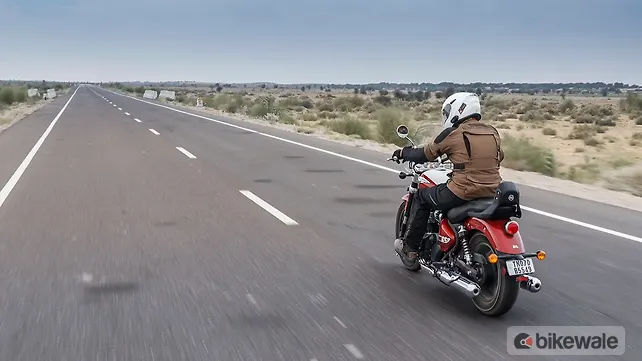 Royal Enfield Super Meteor 650 Left Side View