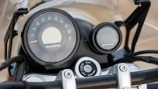 Royal Enfield Super Meteor 650 Instrument Cluster Royal Enfield Super Meteor 650 Instrument Cluster