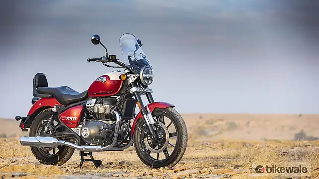 Royal Enfield Super Meteor 650 Right Side View Royal Enfield Super Meteor 650 Right Side View