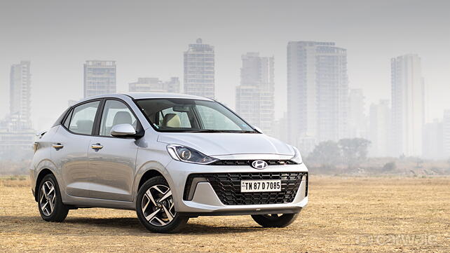 Hyundai Aura 2023: Get the lowest price @ AckoDrive