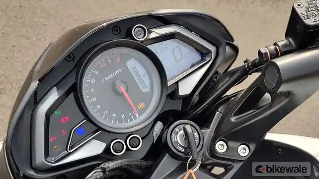 Bajaj Pulsar NS200 Instrument Cluster