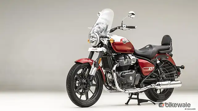 Royal Enfield Super Meteor 650 Left Side View Royal Enfield Super Meteor 650 Left Side View