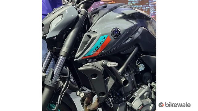 2023 Yamaha YZF R7 and MT-07 showcased to Indian dealers - BikeWale