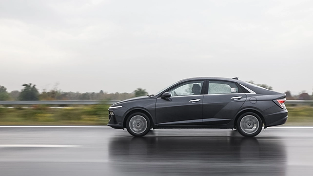 Hyundai Verna Left Side View