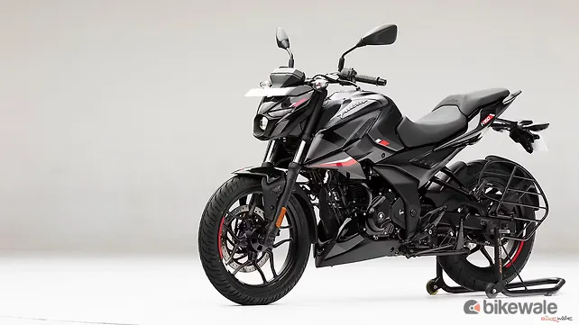 Bajaj Pulsar N160 Left Front Three Quarter Bajaj Pulsar N160 Left Front Three Quarter