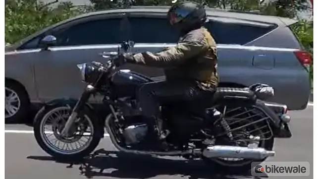 Royal Enfield Bullet 650 Left Rear Three Quarter Royal Enfield Bullet 650 Left Rear Three Quarter