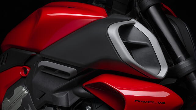Ducati Diavel V4 Front Air Intake Duct