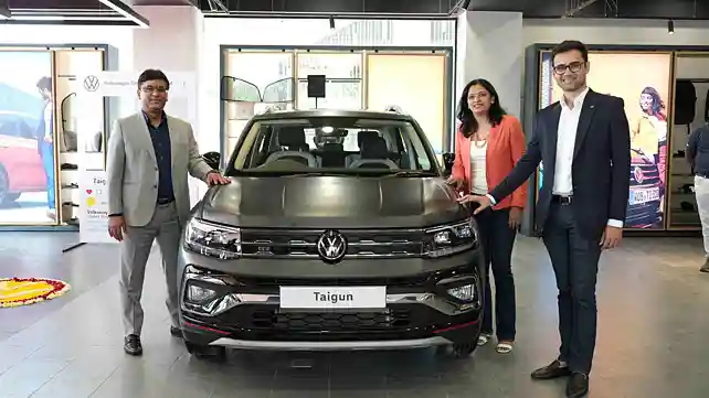Volkswagen Tiguan Front View Volkswagen Tiguan Front View