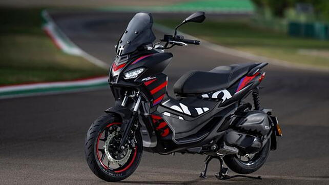 Aprilia  Left Front Three Quarter