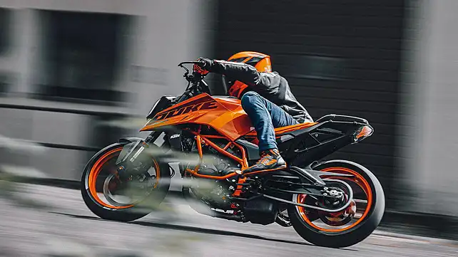 KTM 390 Duke Left Rear Three Quarter KTM 390 Duke Left Rear Three Quarter