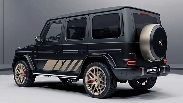 Mercedes-Benz G-Class Left Rear Three Quarter