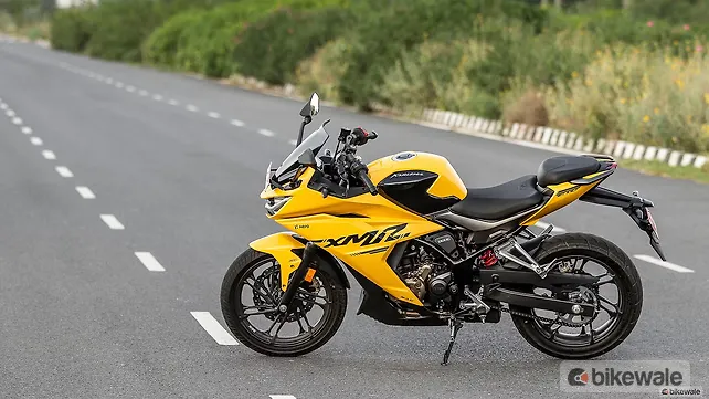 Hero Karizma XMR Left Side View Hero Karizma XMR Left Side View